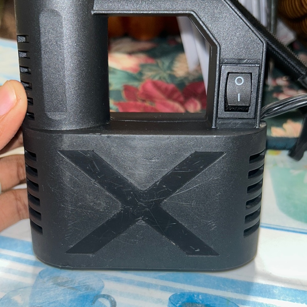 Mini air compressor